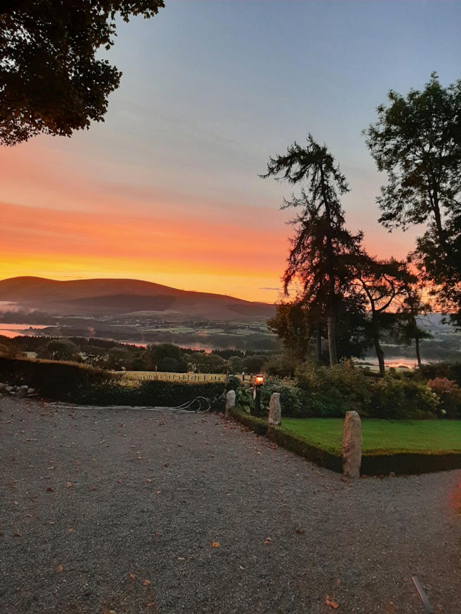 Abhainn Ri Cottages Blessington Exterior photo